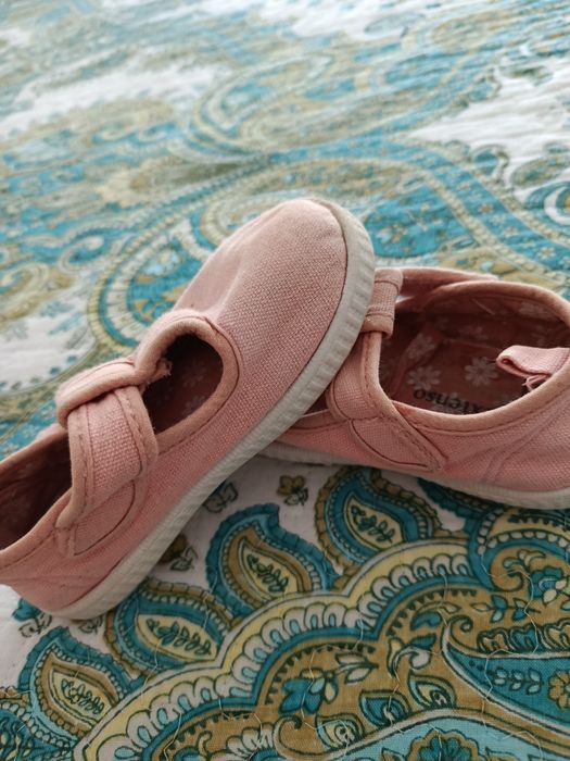 Sapatos menina tamanho 23