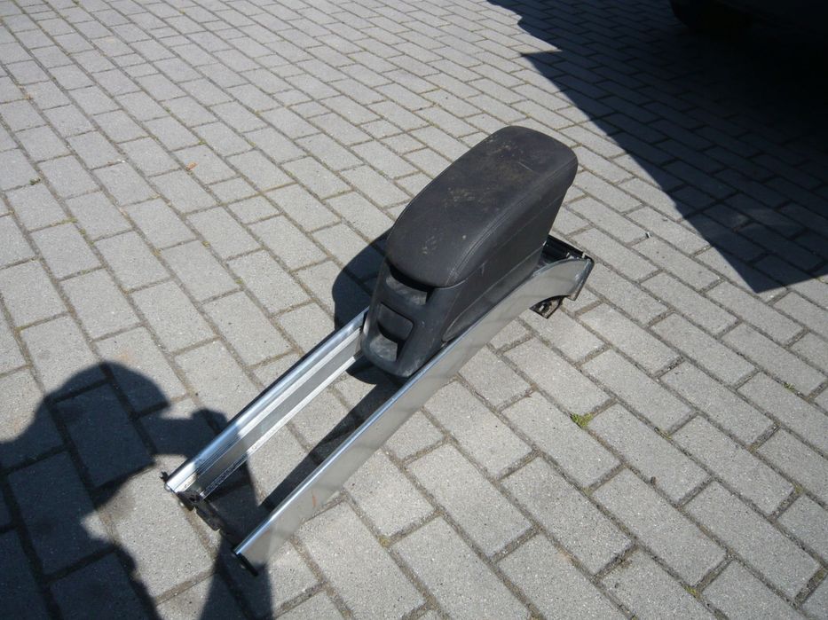 tunel środkowy podłokietnik opel meriva b