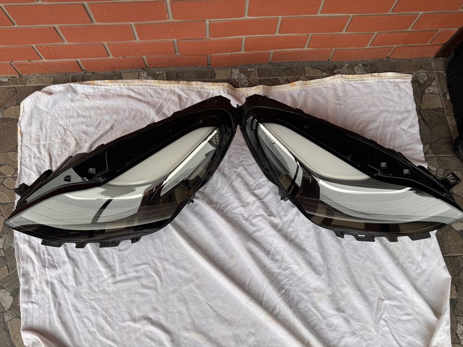 фара Tesla Model 3 / Model Y -права