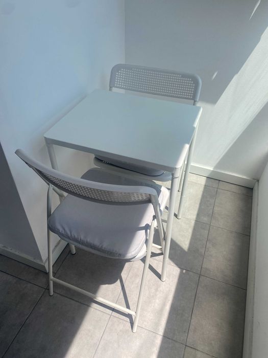 Outdoor Table & Chairs