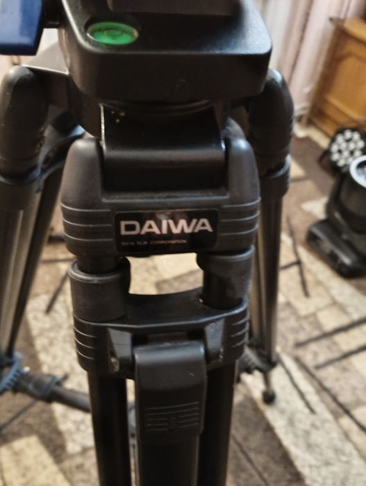 Штатив для великої відеокамери