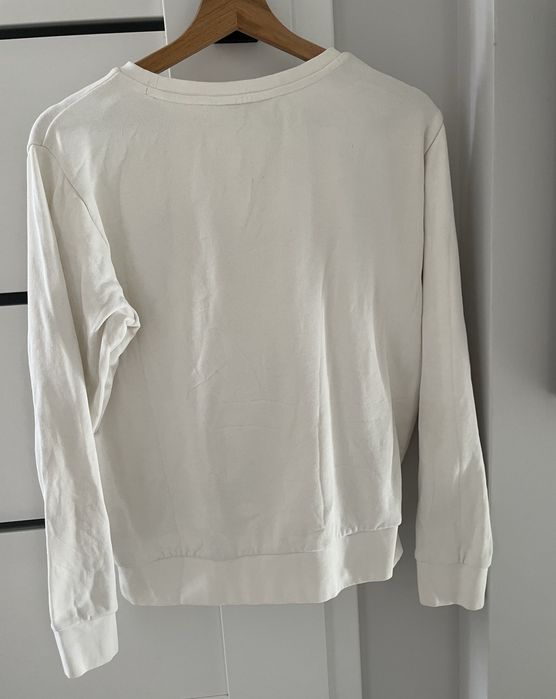 Biala bluza lee