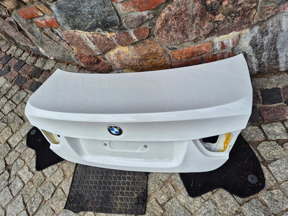 bmw e90 lci sedan klapa tylna bagażnika tył biała ALPINWEISS 3