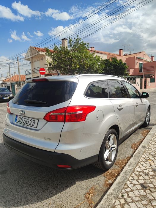 Ford focus 1.0  TITANIUM AUT