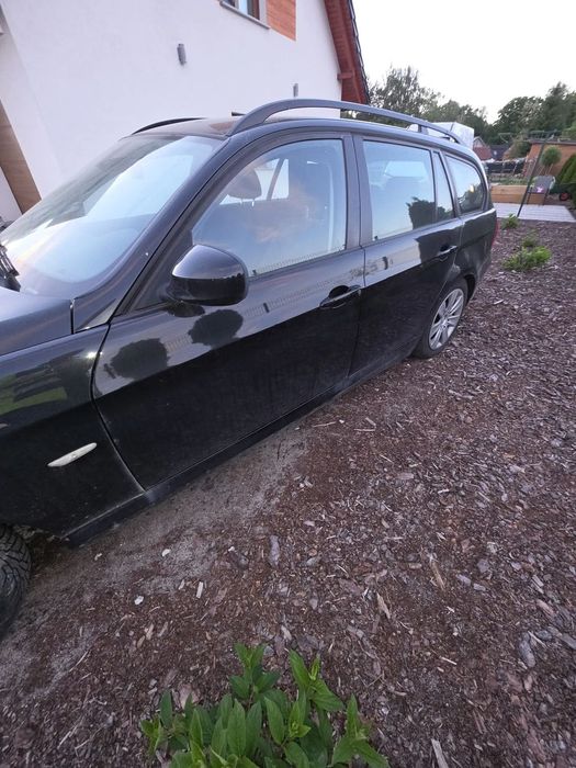 Drzwi  lewy przód  BMW  E90 /E91 lift  w  kolorze  475