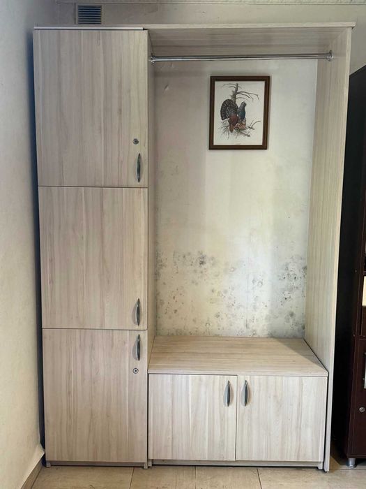 Продаю вешалку ,