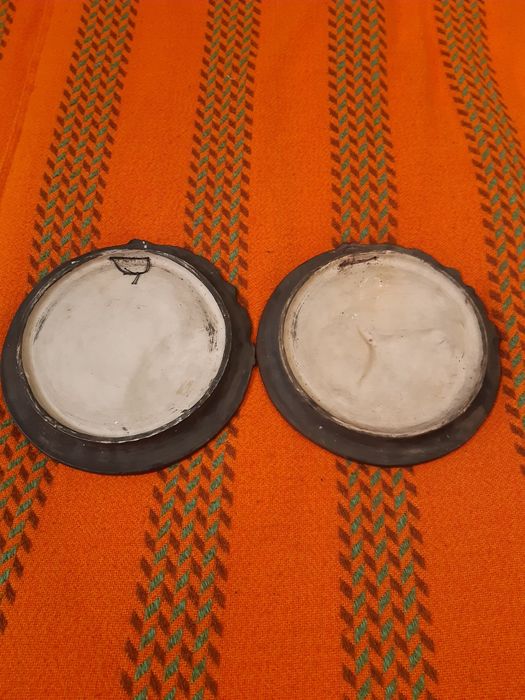 Тарілки декоративні.