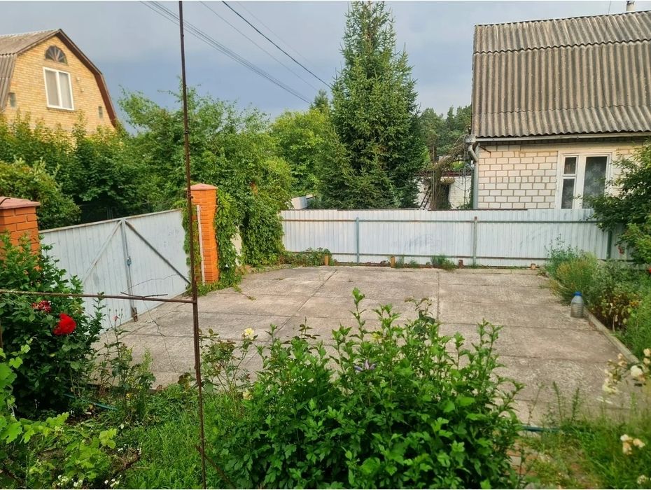 Продам дачу в Миколаївці Бучанського району  Житомирській трасі 28 кілометрів