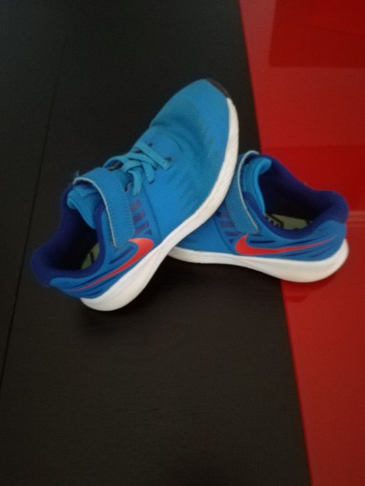 Sapatilhas NIKE tamanho 31,5
