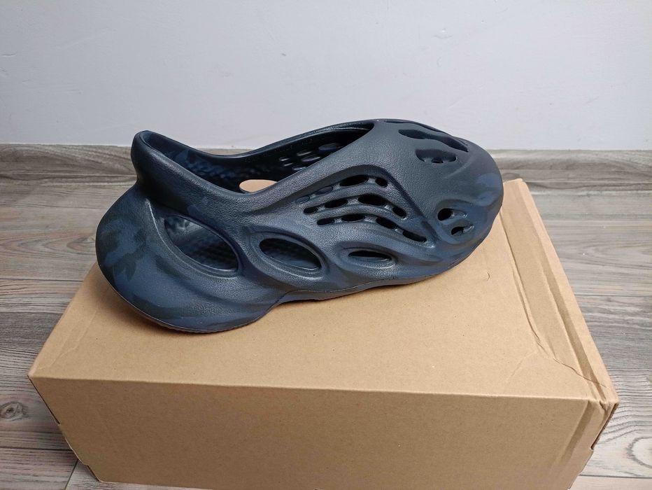 Adidas Yeezy Foam RNNR