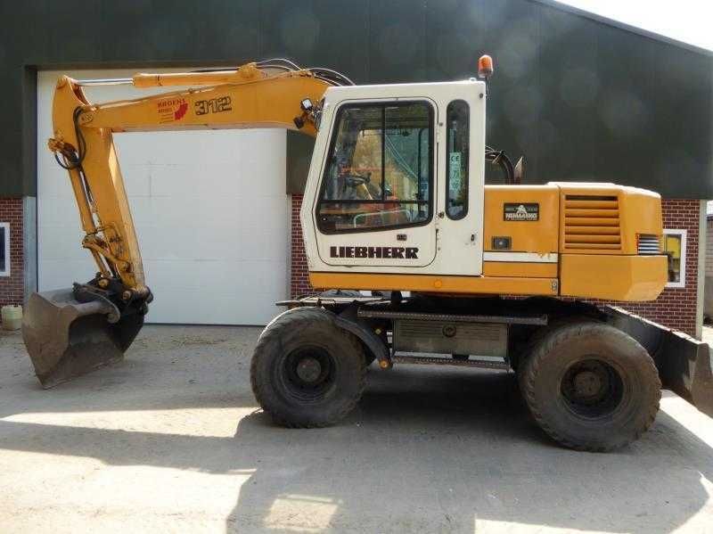 Usługi koparka ładowarka JCB 3CX kołowa Liebherr minikoparka Płock