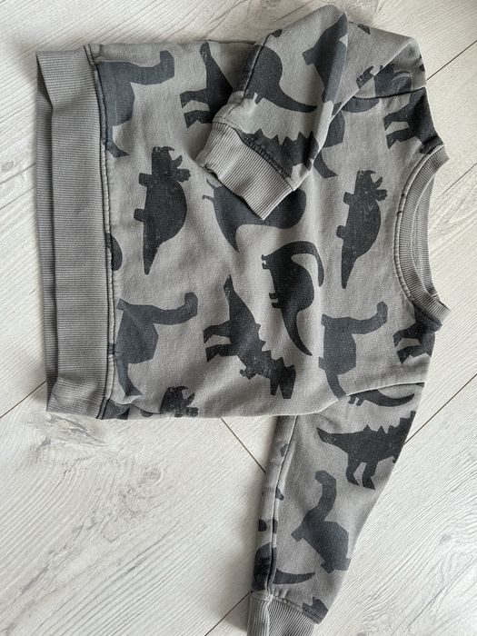 Dres w dinozaury next