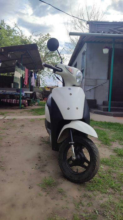 Скутер Suzuki Lets6