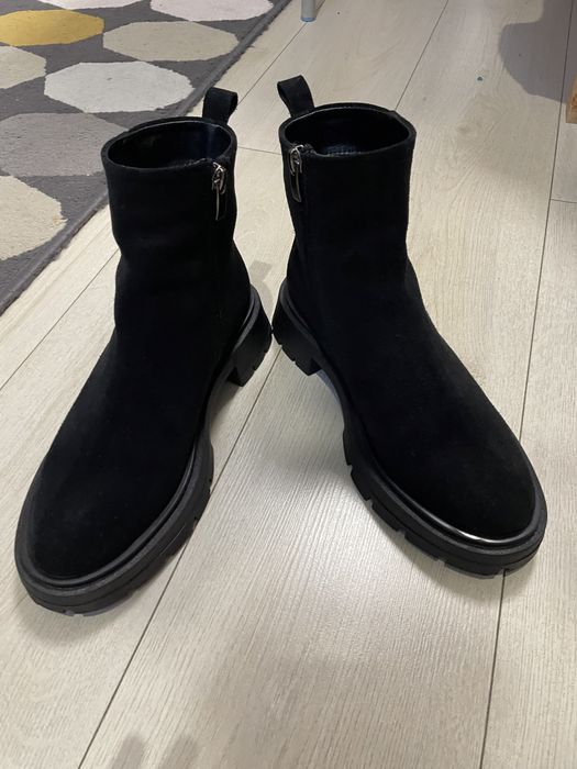 Жіночі замшеві демісезоні ботінки