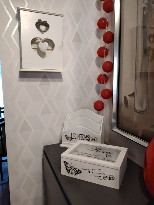 listownik , szkatułka i szafeczka na klucze