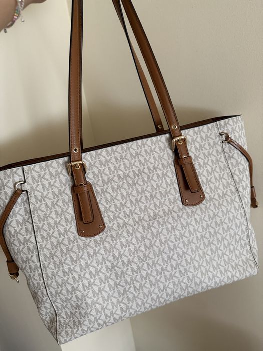 Mala Michael Kors