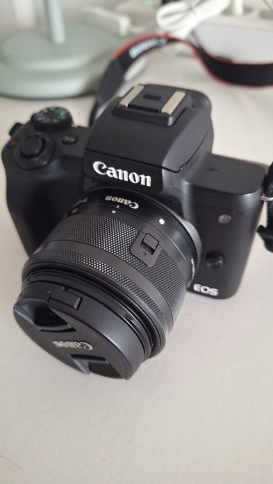 Vendo Canon M50 + objetiva 15-45