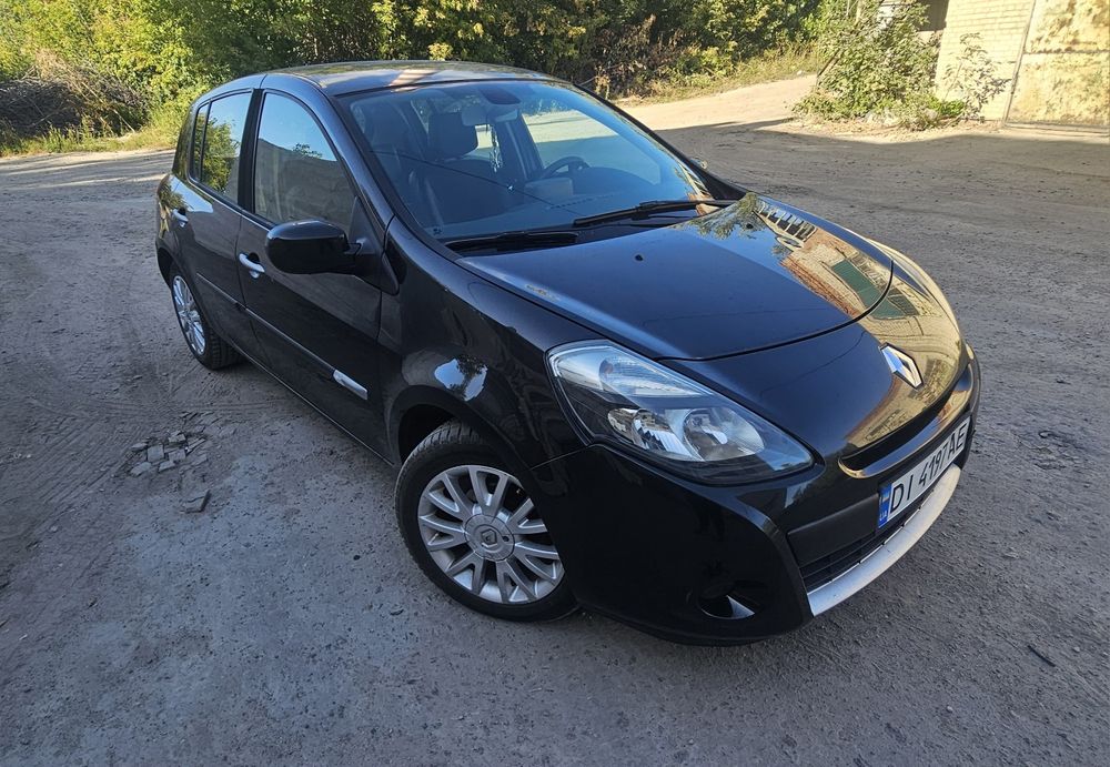 Продам Renault clio  2010 року 1.5 дизель робот АКПП