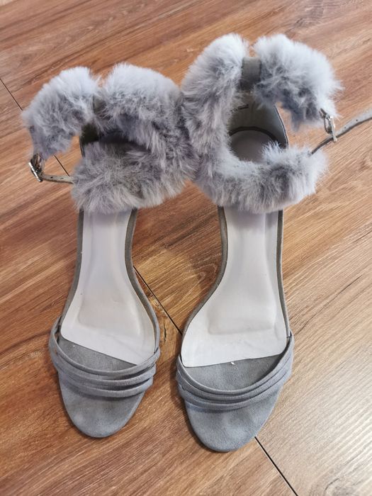 Buty na obcasie sandały na szpilce szpilki sandałki Reserved 37