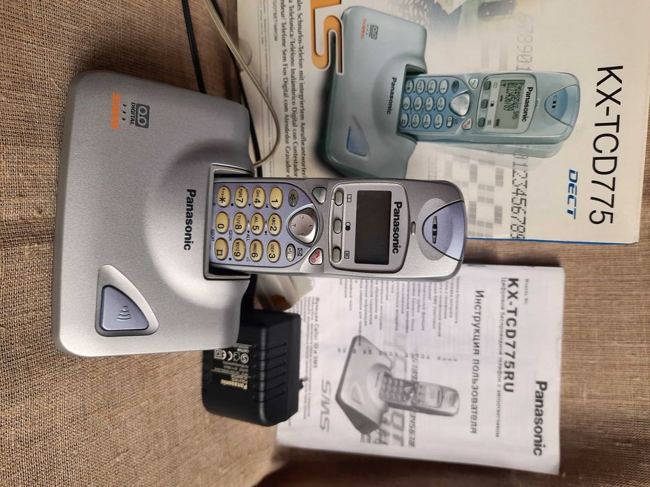 Цифровий pадіотелефон Panasonic KX-TCD775 з автовідповідачем