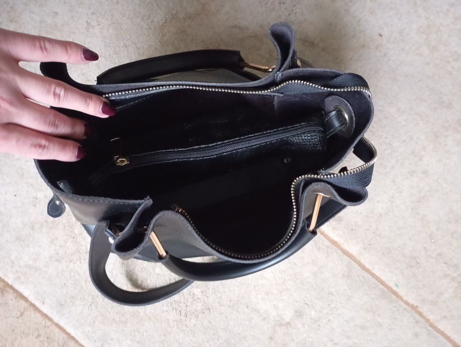 Сумка з еко шкіри. Чорна,вмістка.