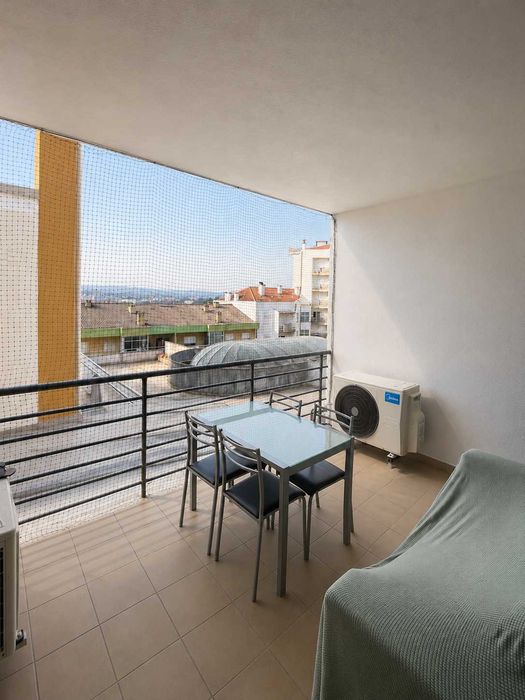 Apartamento T1 com garagem e terraço no Edifício D. João I – Centro de Viseu