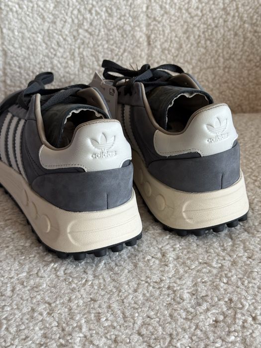 Кросівки кроссовки Adidas La Trainer LUX 42,5p