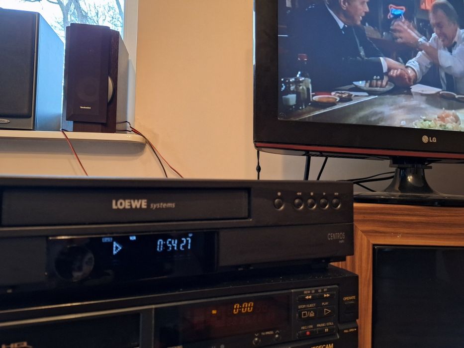 Magnetowid LOEWE centros hi fi 6106H