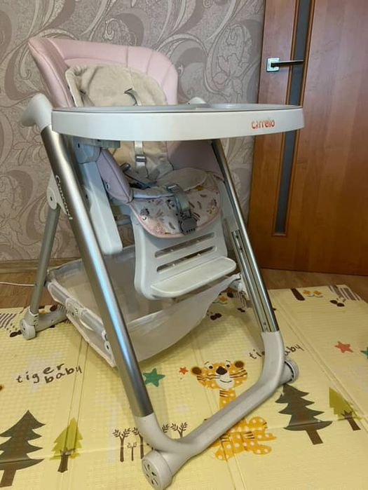 Столик для годування
