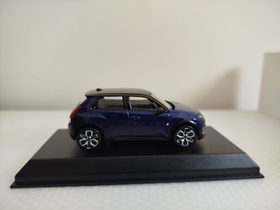Miniatura Renault 5 E-Tech 1/43 Nova