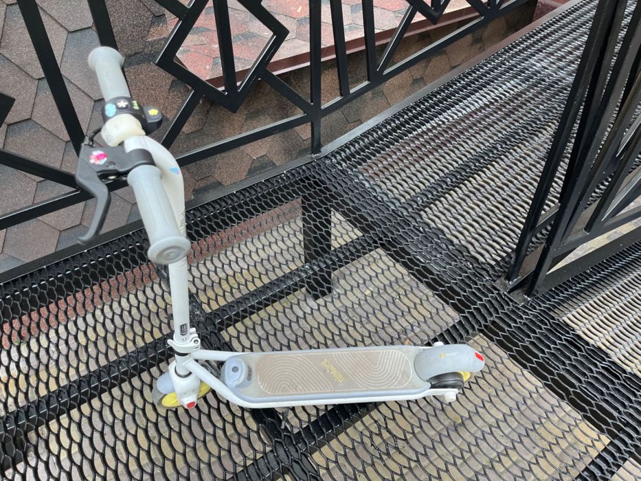 Електросамокат дитячий  ninebot segway c8