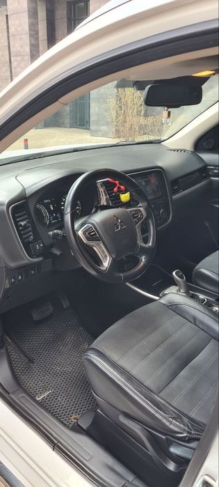 Mitsubishi Outlander PHEV 2018р.
