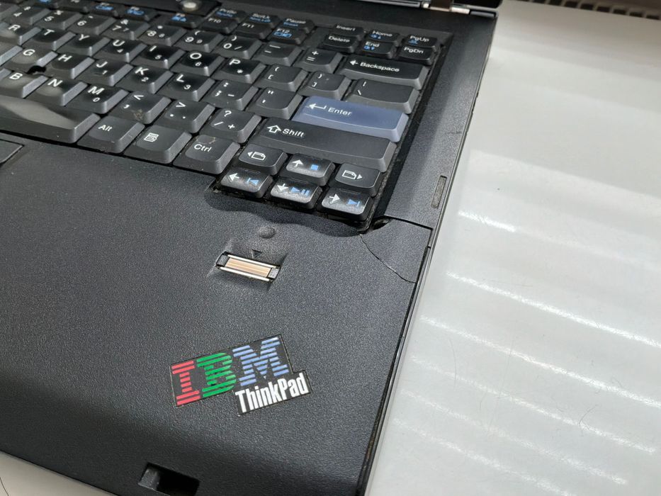 IBM ThinkPad T60p, 2GB RAM, 15” UXGA (1600x1200), Intel T2600, HDD 100GB 7200rpm