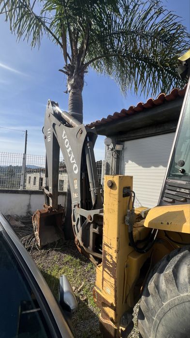 Retroescavadora volvo 2005