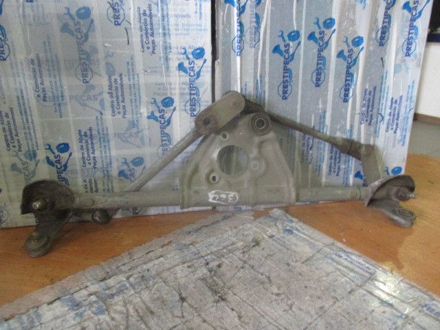 Haste / braço de escova limpa vidros frente esquerda TOYOTA Yaris Vers