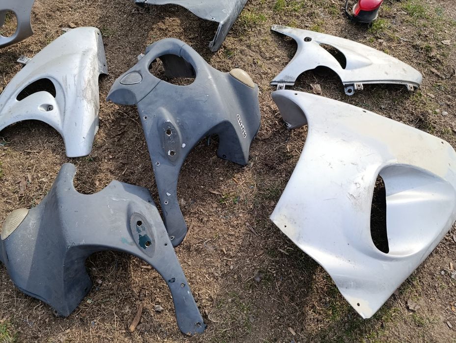 Plastik Triumph 955i Sprint ST owiewki zadupek czasza boczne obudowa