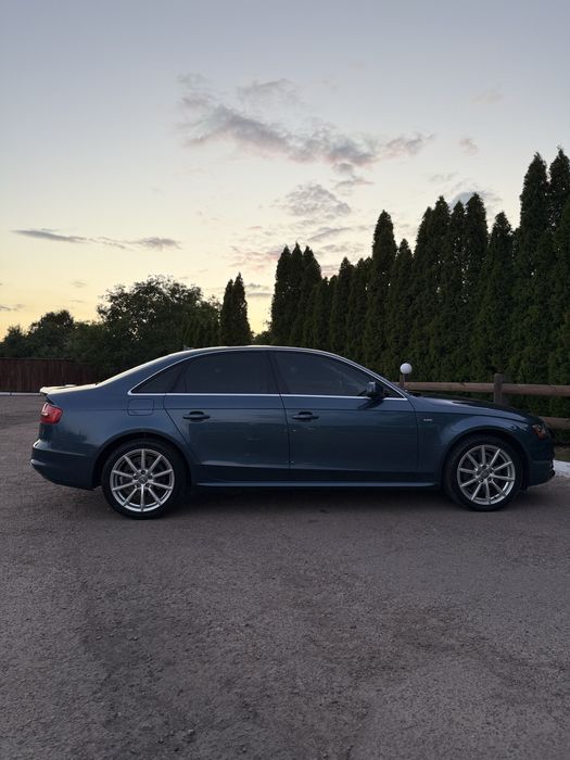 Audi a4 b8 2015 рік