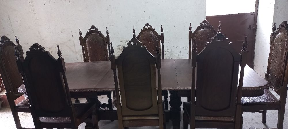 Mesa extensível com 8 cadeiras