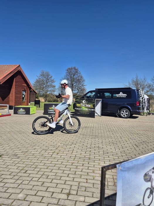 Atrakcje rowerowe , miasteczko , akademia pokazy rowerowe . Show na event