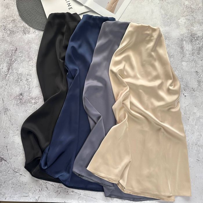 Багато кольорів!  Атласна спідниця міді з високою талією трендова