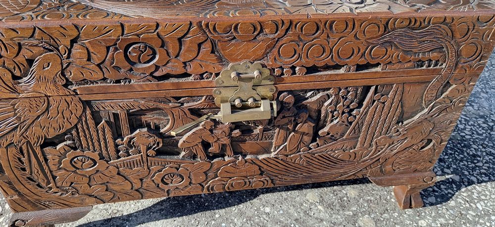 Arca em madeira de cânfora