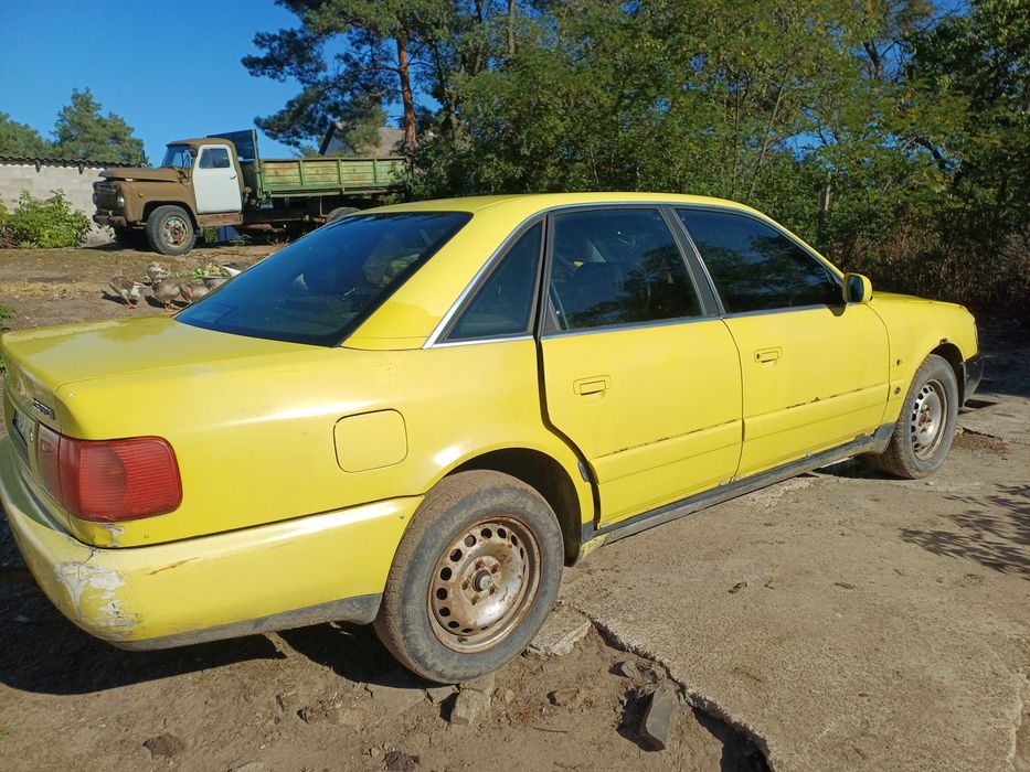 Автомобіль Ауді А6 С 4