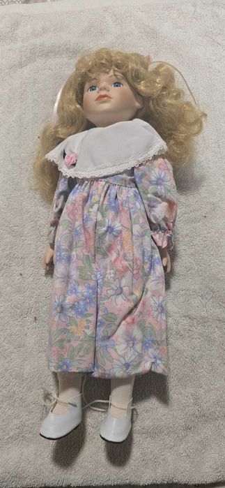 Bonecas de porcelana