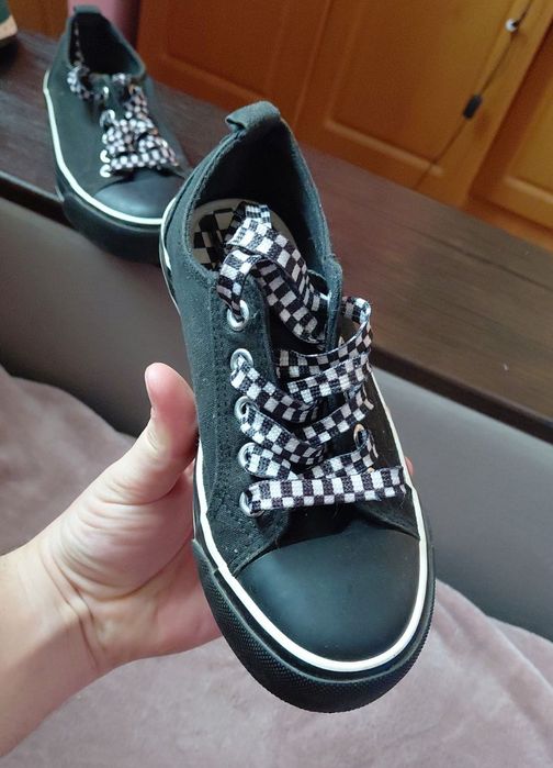 Кросіви Zara,кеди,куртка