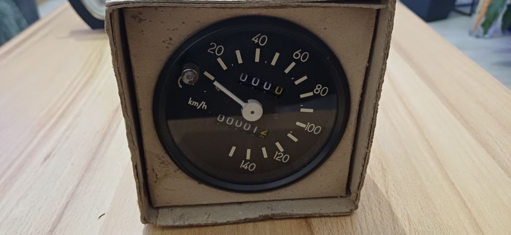 Licznik tachometr  Trabant Wartburg  NOWY