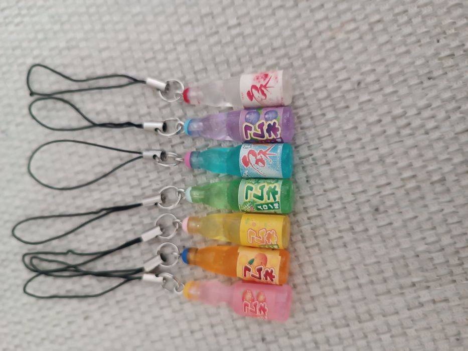 Brincos e phone charms kawaii cute