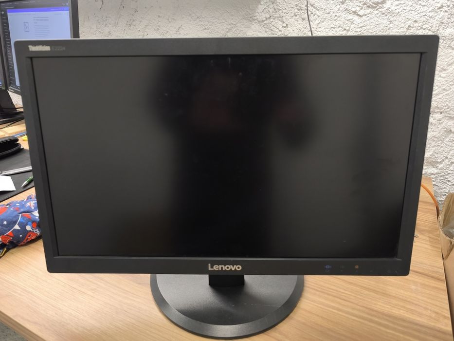 Monitor LCD  do biura, pracy nauki dla dziecka