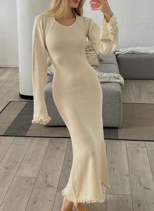 Платье с открытой спинкой и рукавами клёш,длинное тонкое пляжное