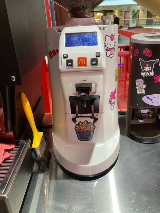 В гарному стані кавомолка Nuova Simonelli