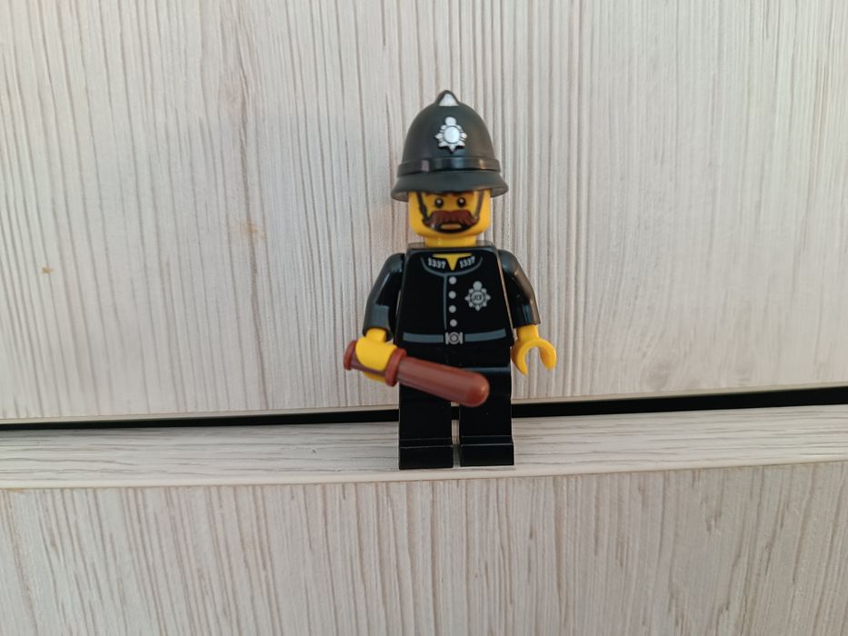 Lego minifigures 71002 Seria 11 Policjant Policeman col177 col11-15
